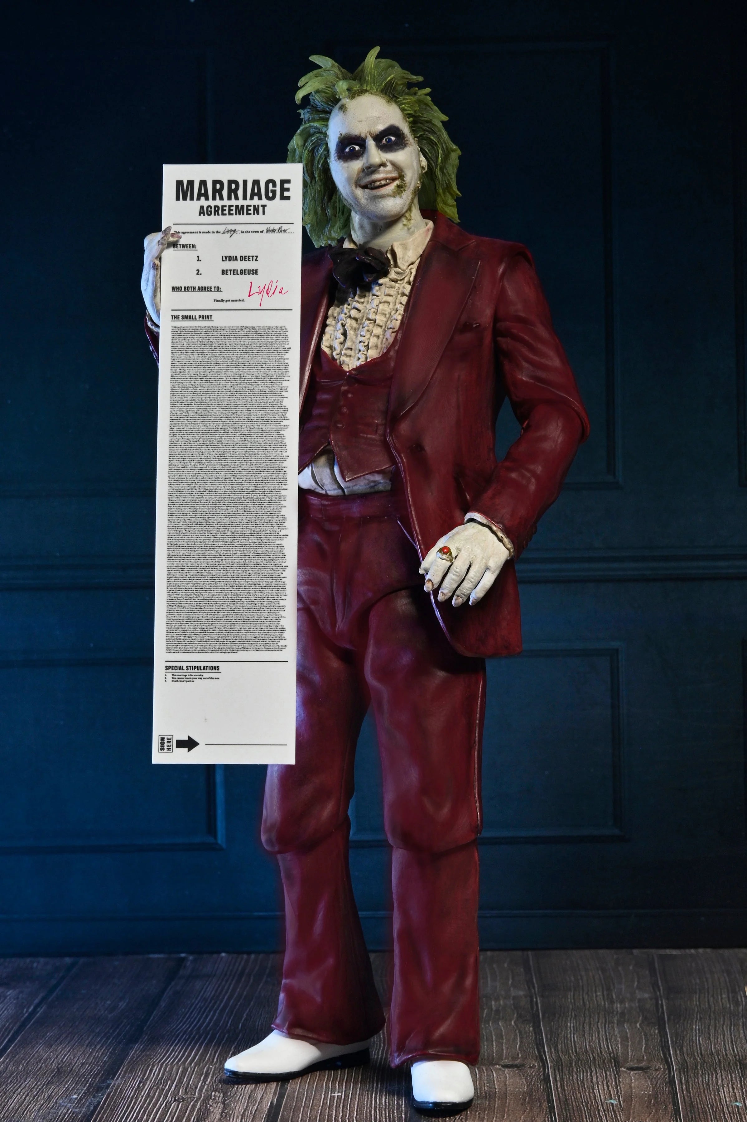 NECA - Beetlejuice Beetlejuice - Ultimate Wedding Tuxedo Beetlejuice 7" Scale Action Figure