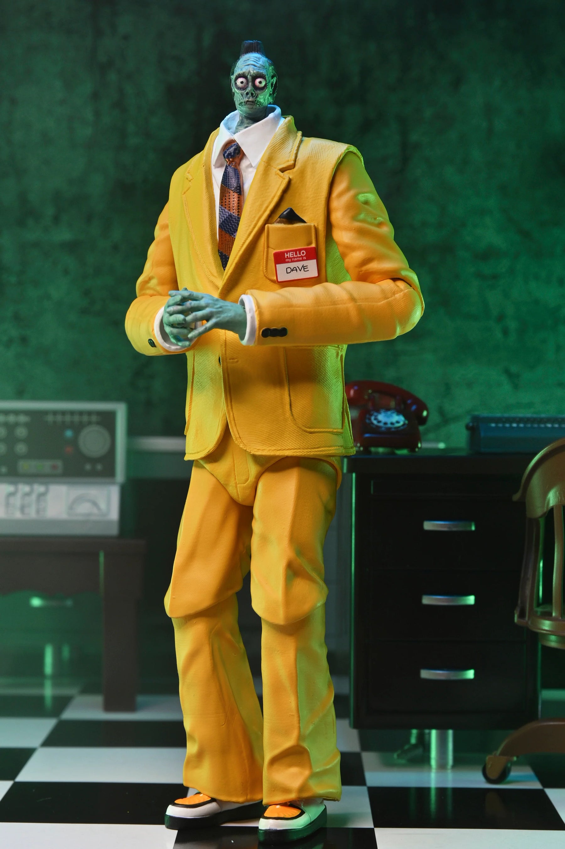 NECA - Beetlejuice Beetlejuice - Ultimate Bob 7" Scale Action Figure (Pre-Order Ships November 2025)