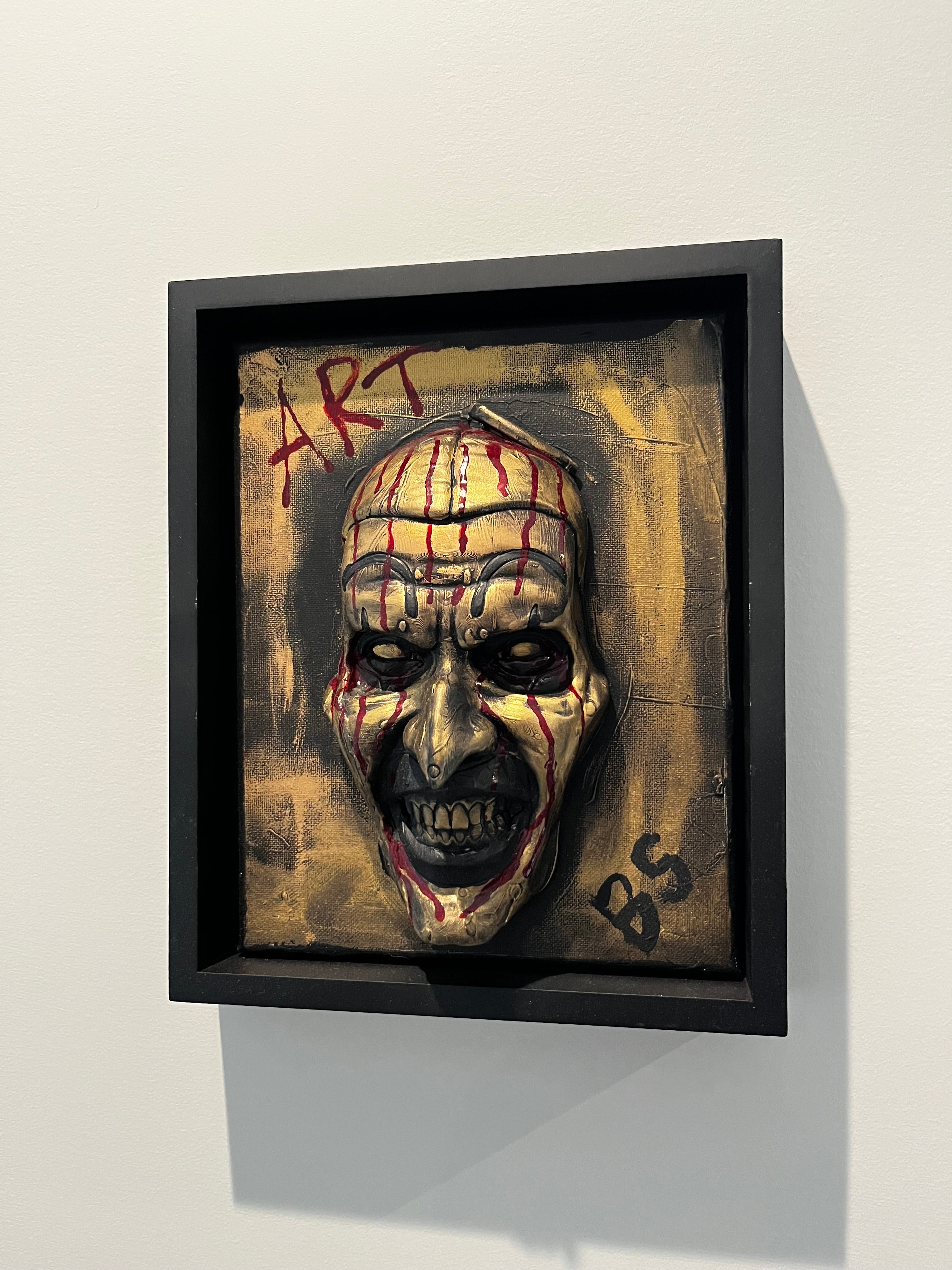 Brentz Dolz Terrifier: Art the Clown (Gold Leaf & Black) 3D Wall Art 8x10