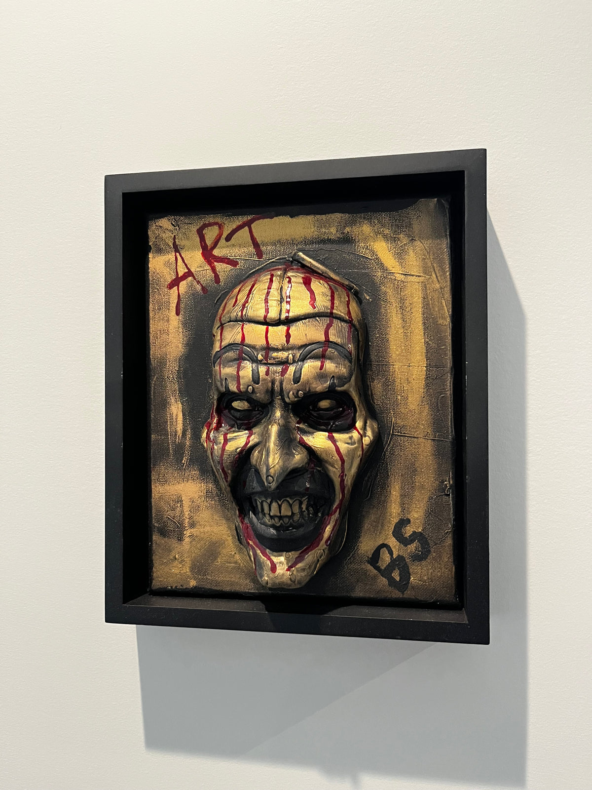 Brentz Dolz Terrifier: Art the Clown (Gold Leaf) 3D Wall Art 8x10