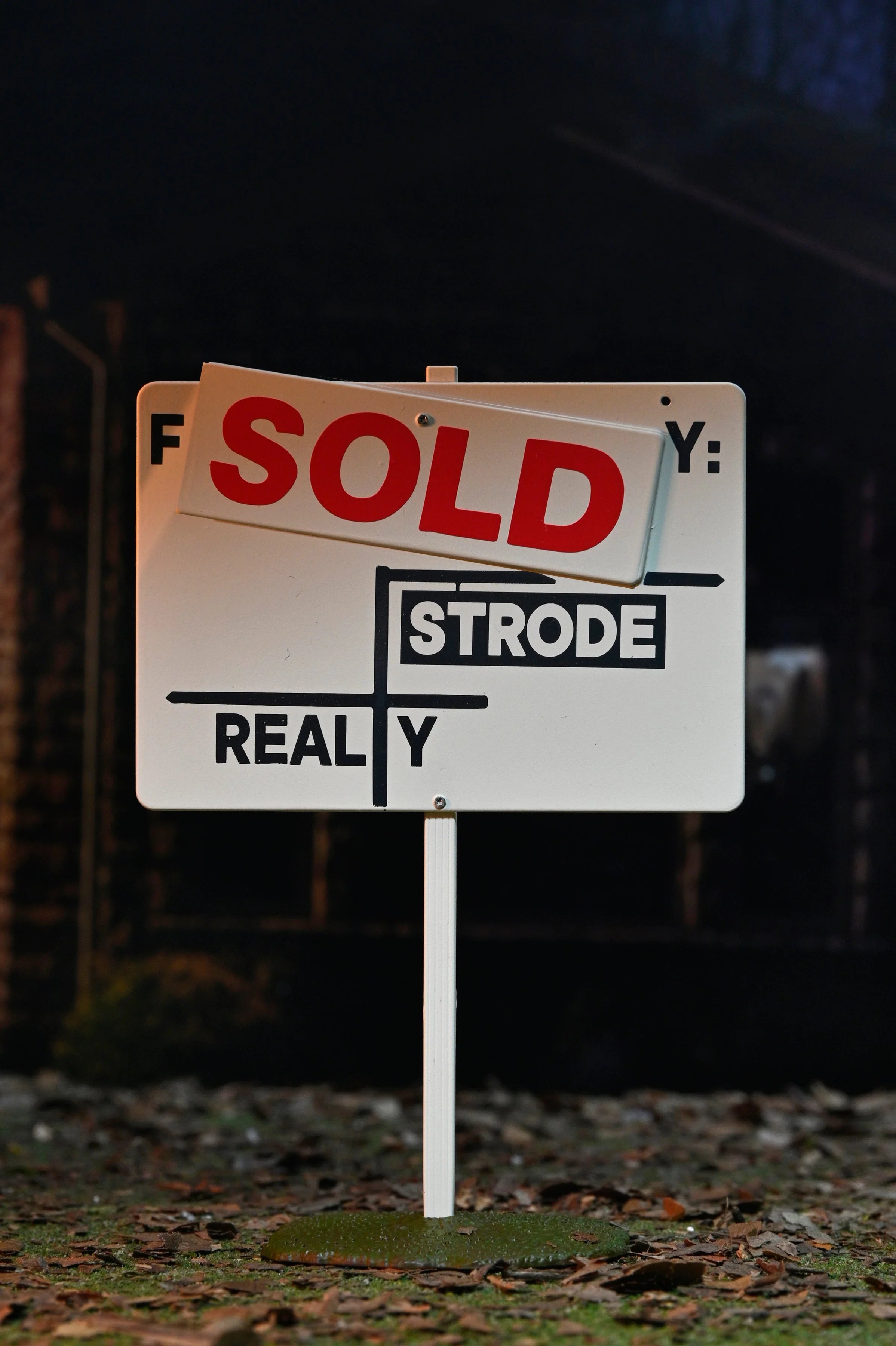 NECA - Halloween: The Curse of Michael Myers - Ultimate Michael Myers 7" Scale Action Figure