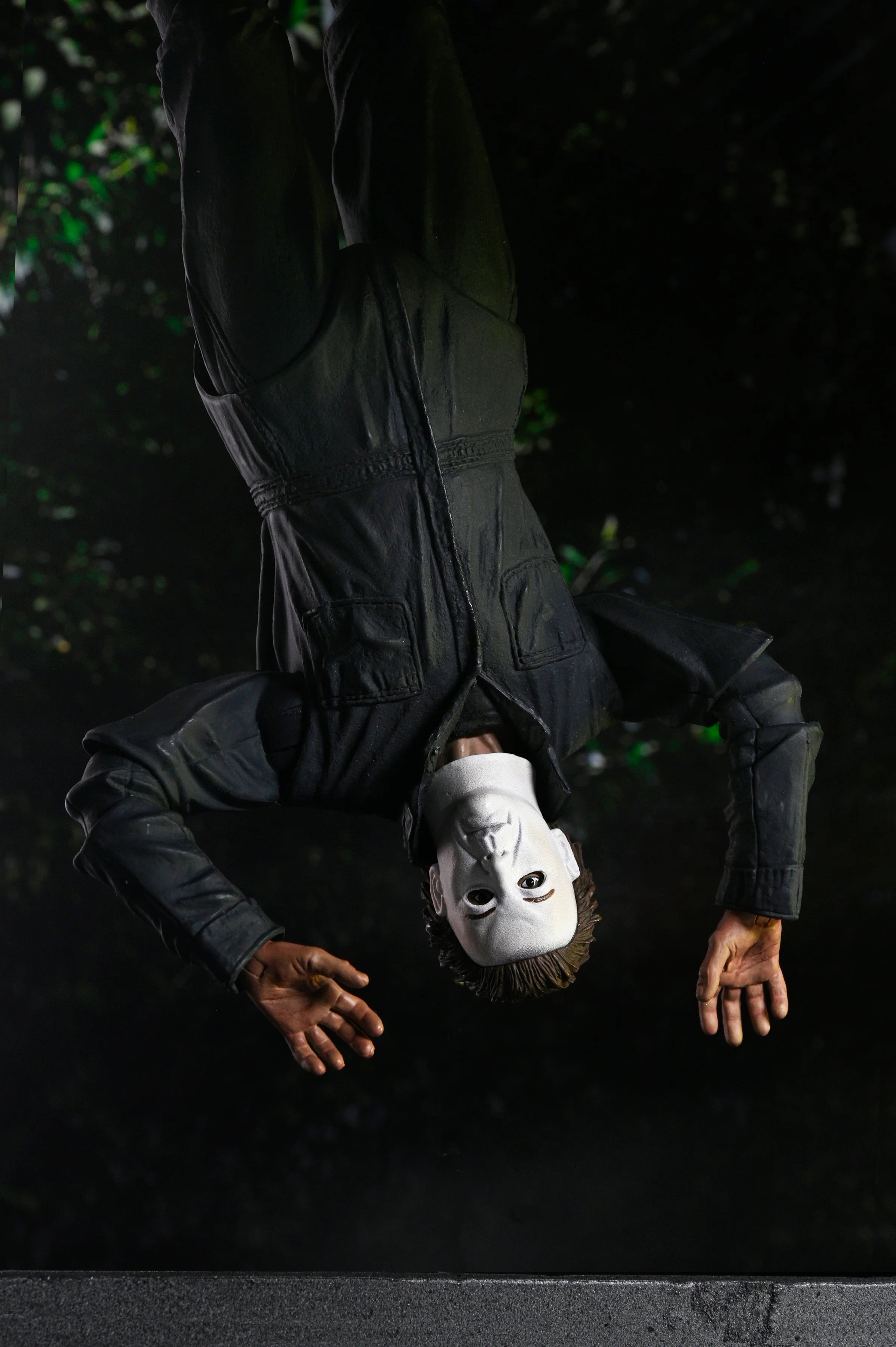 NECA - Halloween: Resurrection - Ultimate Michael Myers 7" Scale Action Figure