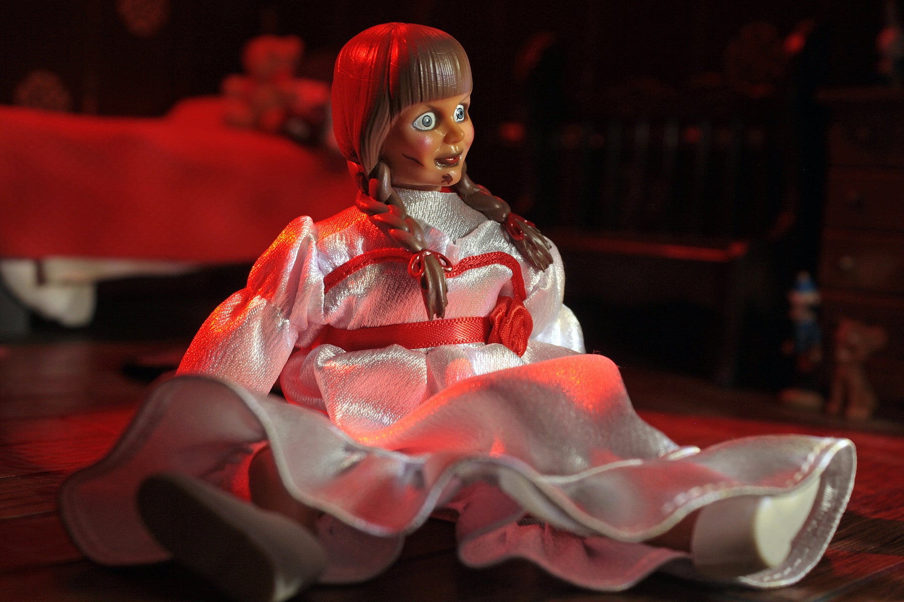 Damaged Package Mego Horror Wave 18 - The Conjuring Universe - Annabelle Comes Home 8" Action Figure