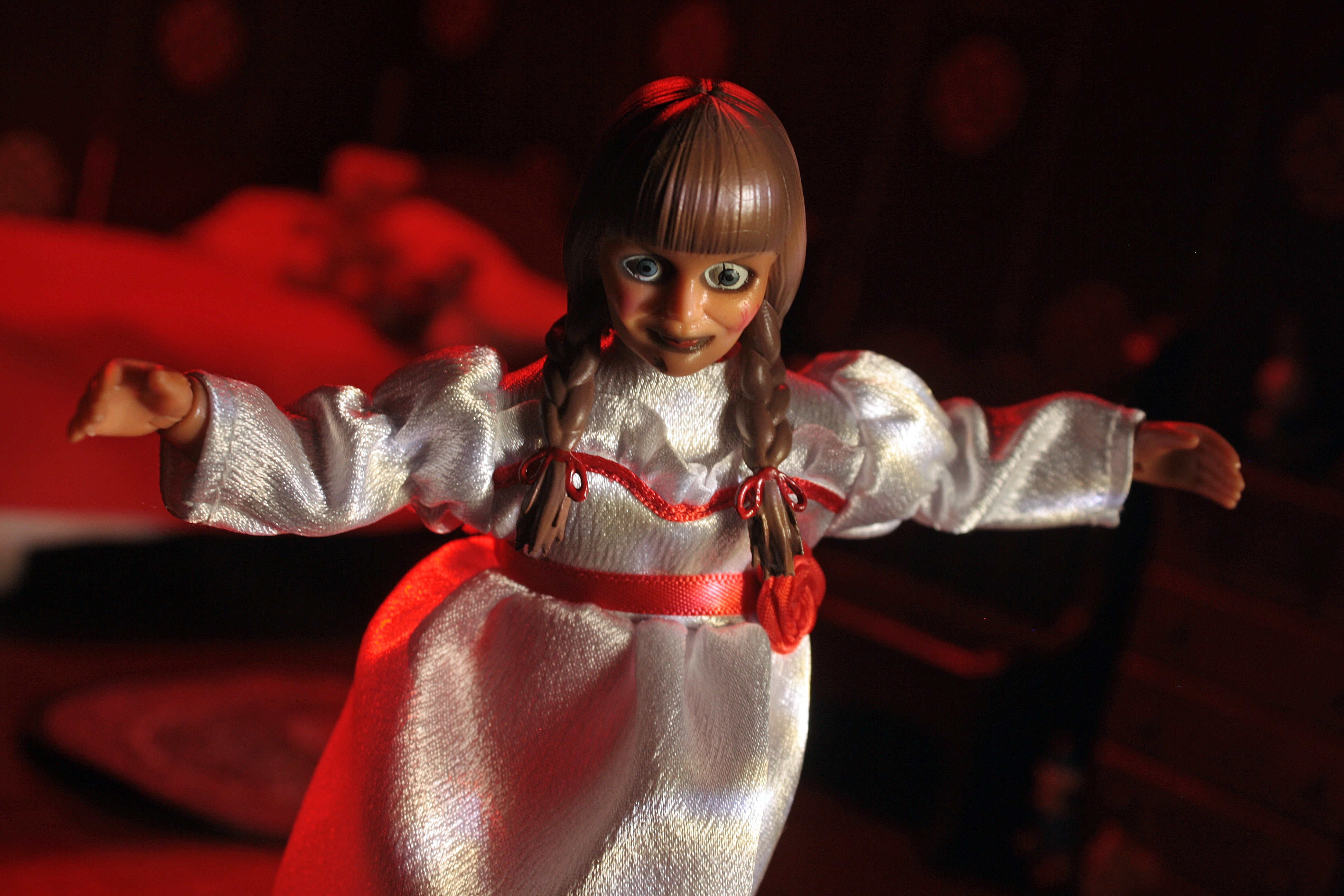 Mego Horror Wave 18 - The Conjuring Universe - Annabelle Comes Home 8" Action Figure