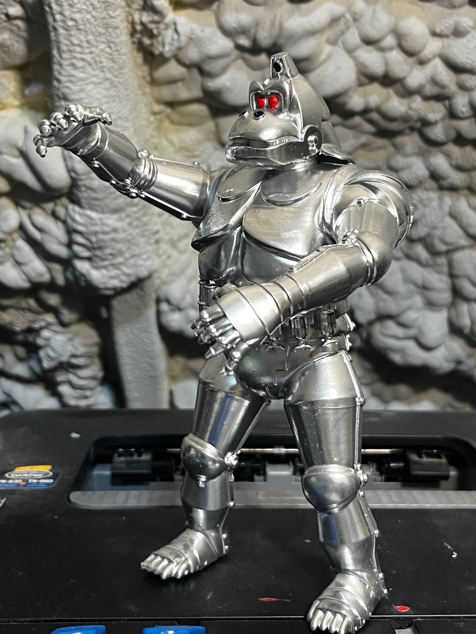 Brentz Dolz - Mecha King Kong (Chrome) (Loose No Packaging) 8" Art Action Figure