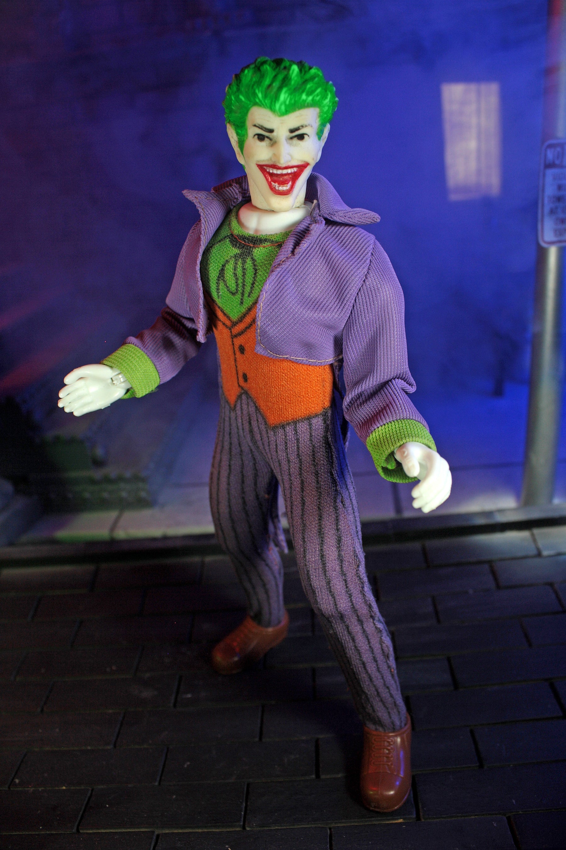 Damaged Package Mego Wave 17 - Joker 50th Anniversary World's Greatest Superheroes (Classic Box) 8" Action Figure