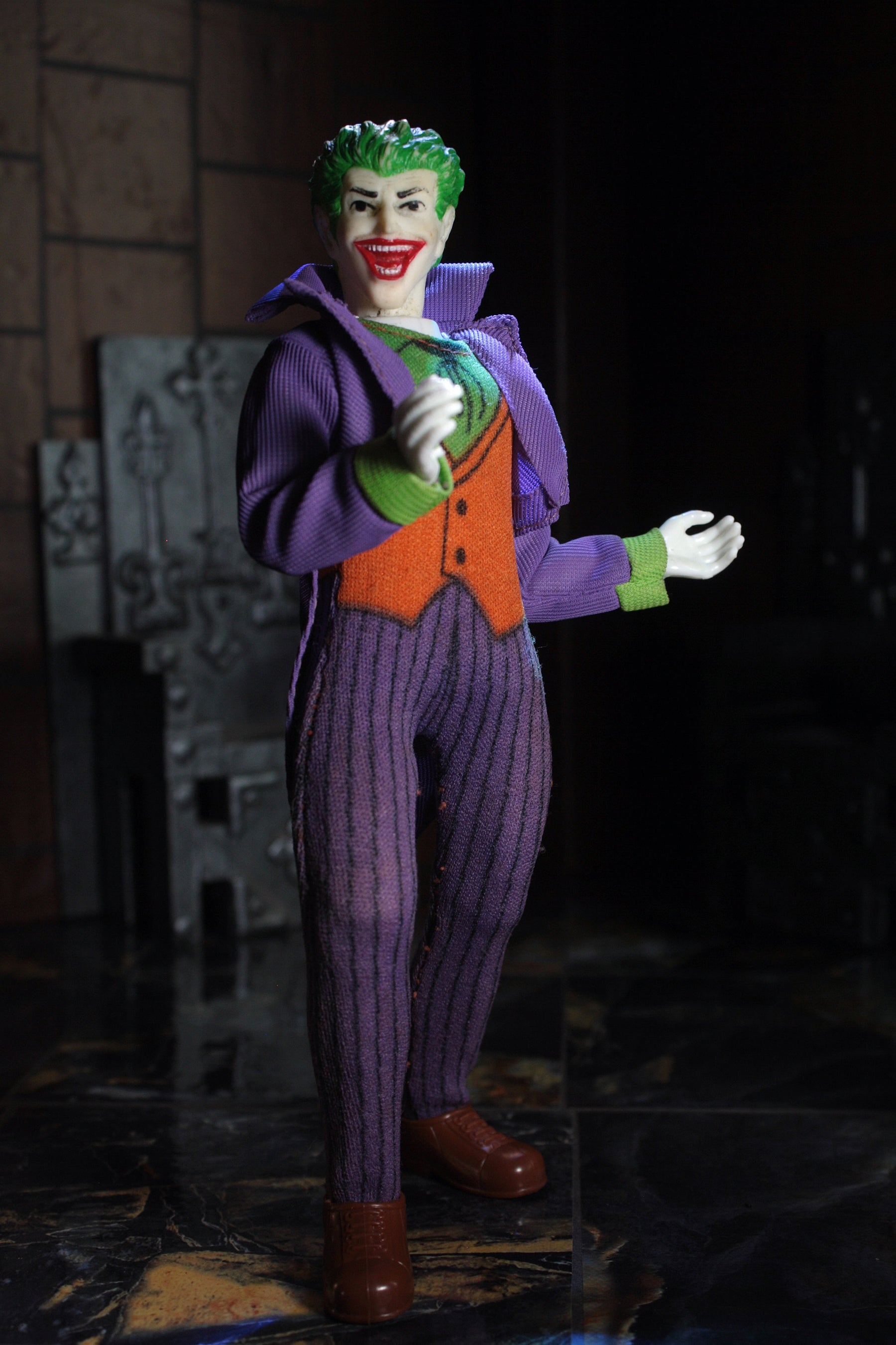 Damaged Package Mego Wave 17 - Joker 50th Anniversary World's Greatest Superheroes (Classic Box) 8" Action Figure