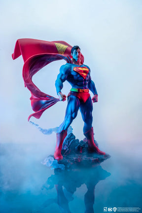 DIAMOND SELECT - DC Heroes - Superman (Classic Version) 1/8 Scale Statue