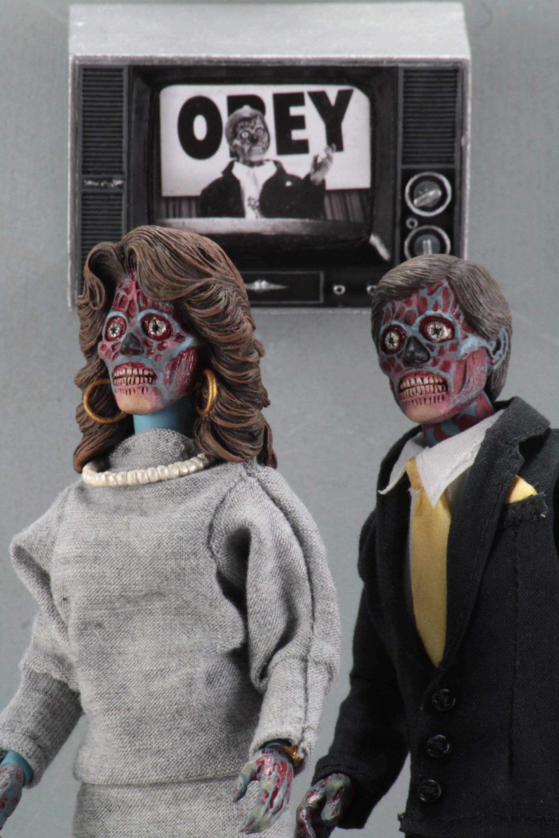 NECA - They Live - 8" Clothed Action Figures (Alien 2-Pack)