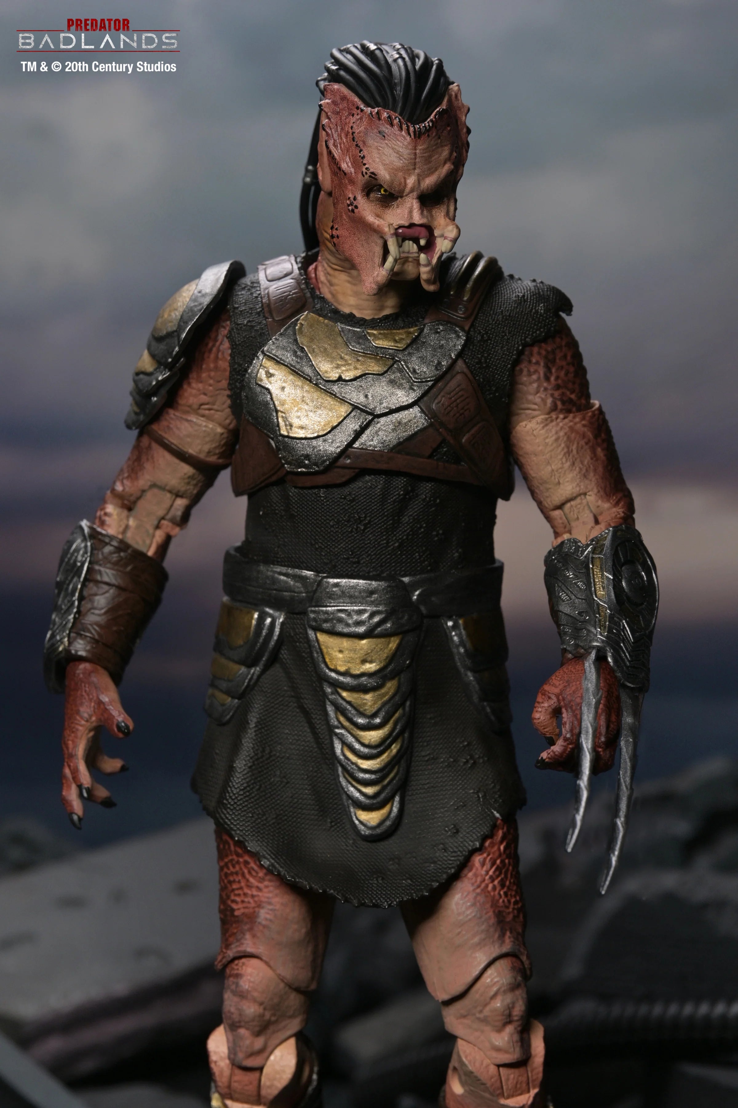 NECA - Predator: Badlands - Ultimate Dek (Training Armor) 7" Scale Action Figure (Pre-Order Ships June 2026)