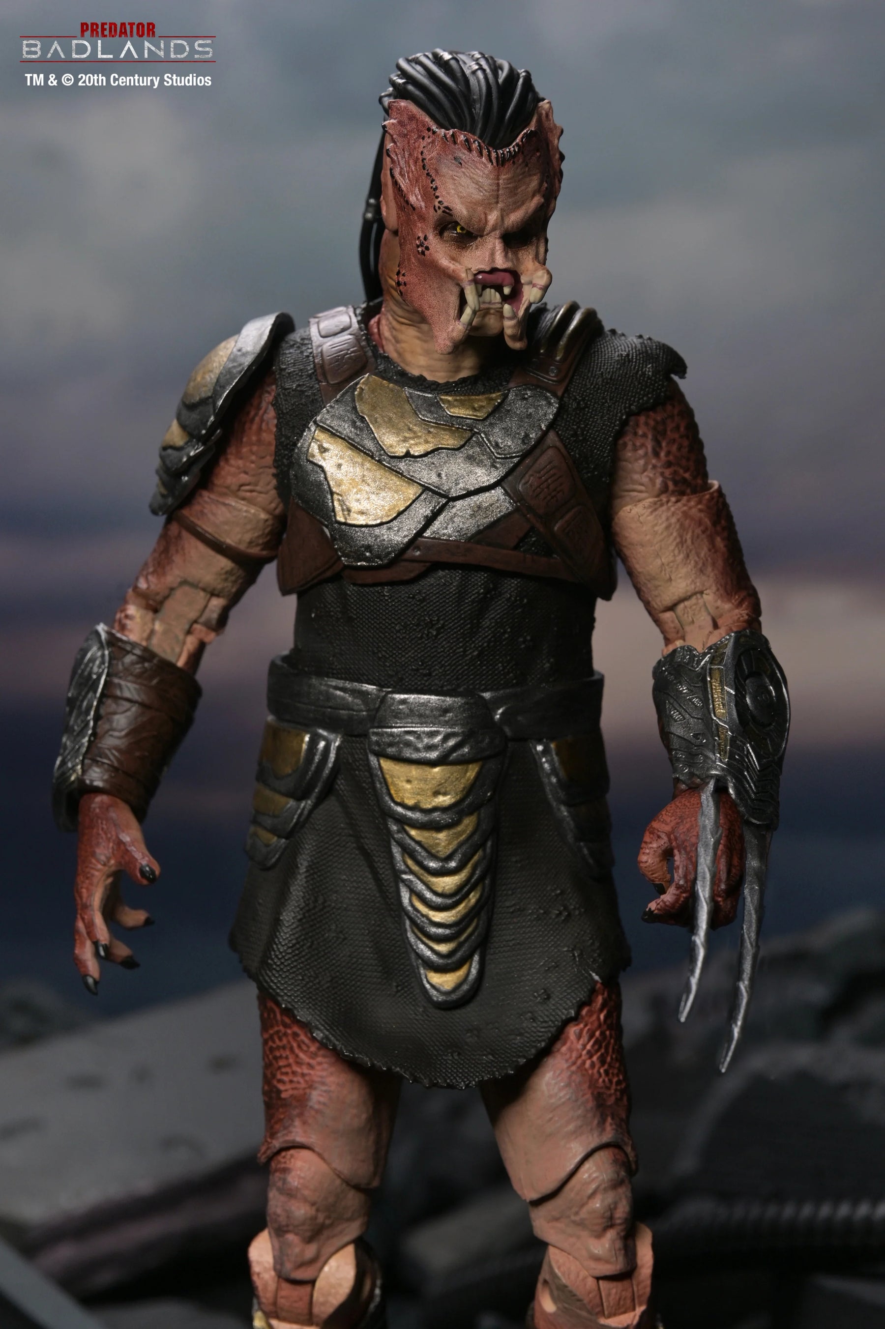 NECA - Predator: Badlands - Ultimate Dek (Training Armor) 7" Scale Action Figure (Pre-Order Ships June 2026)