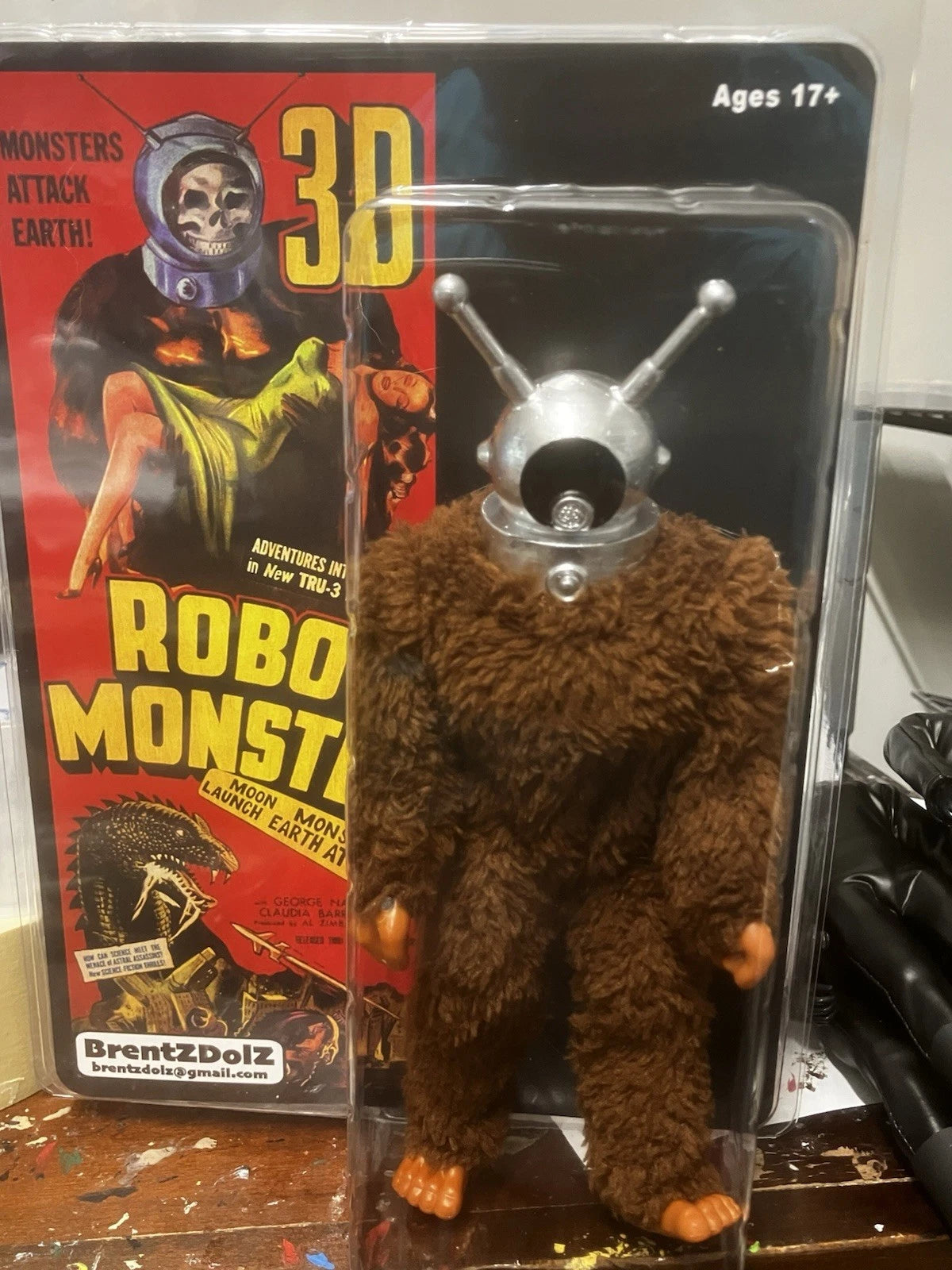 Brentz Dolz Robot Monster in 3D - Ro-Man 8" Art Action Figure