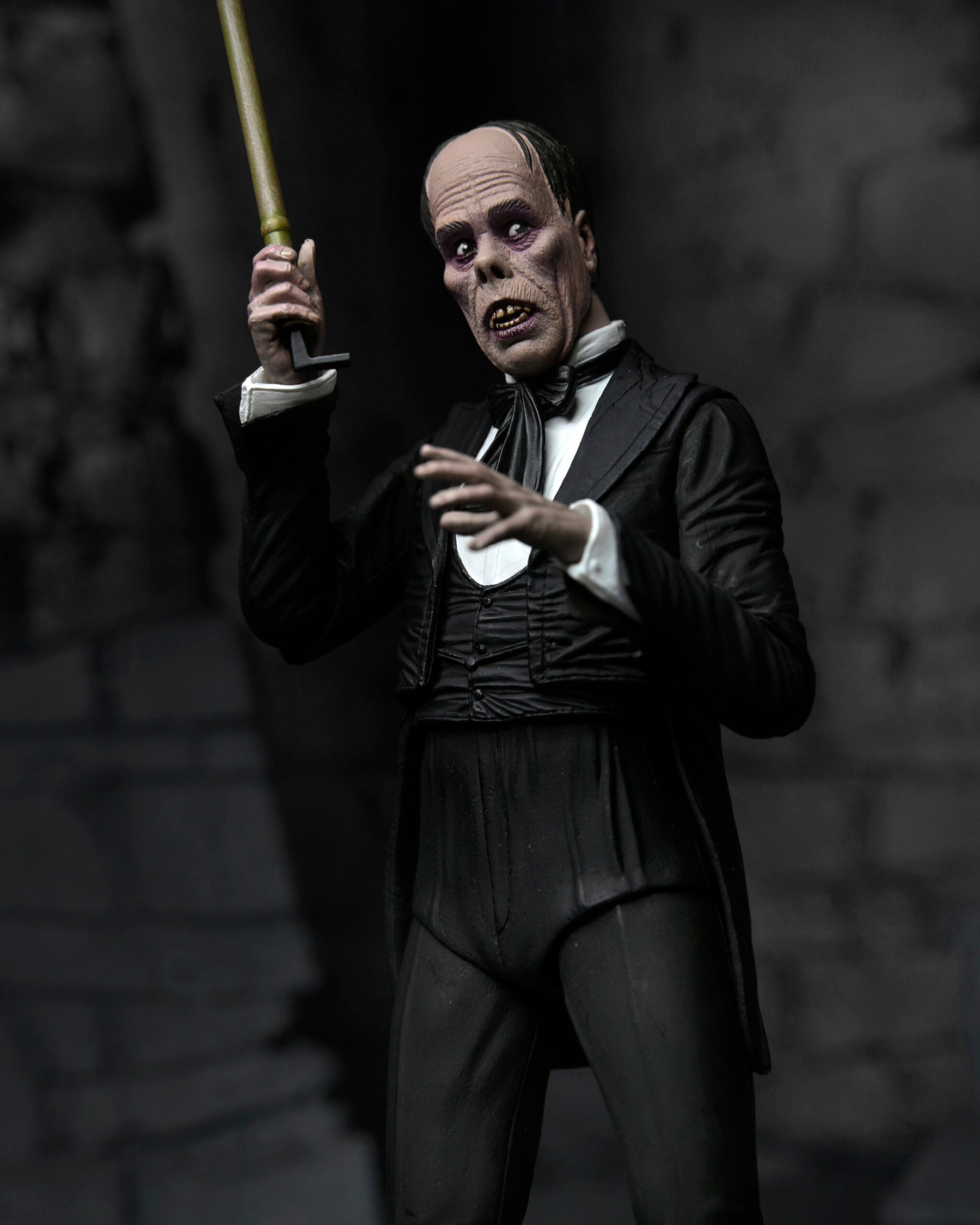 NECA - Universal Monsters - The Phantom of the Opera (1925) - Ultimate Phantom (Color) 7" Action Figure