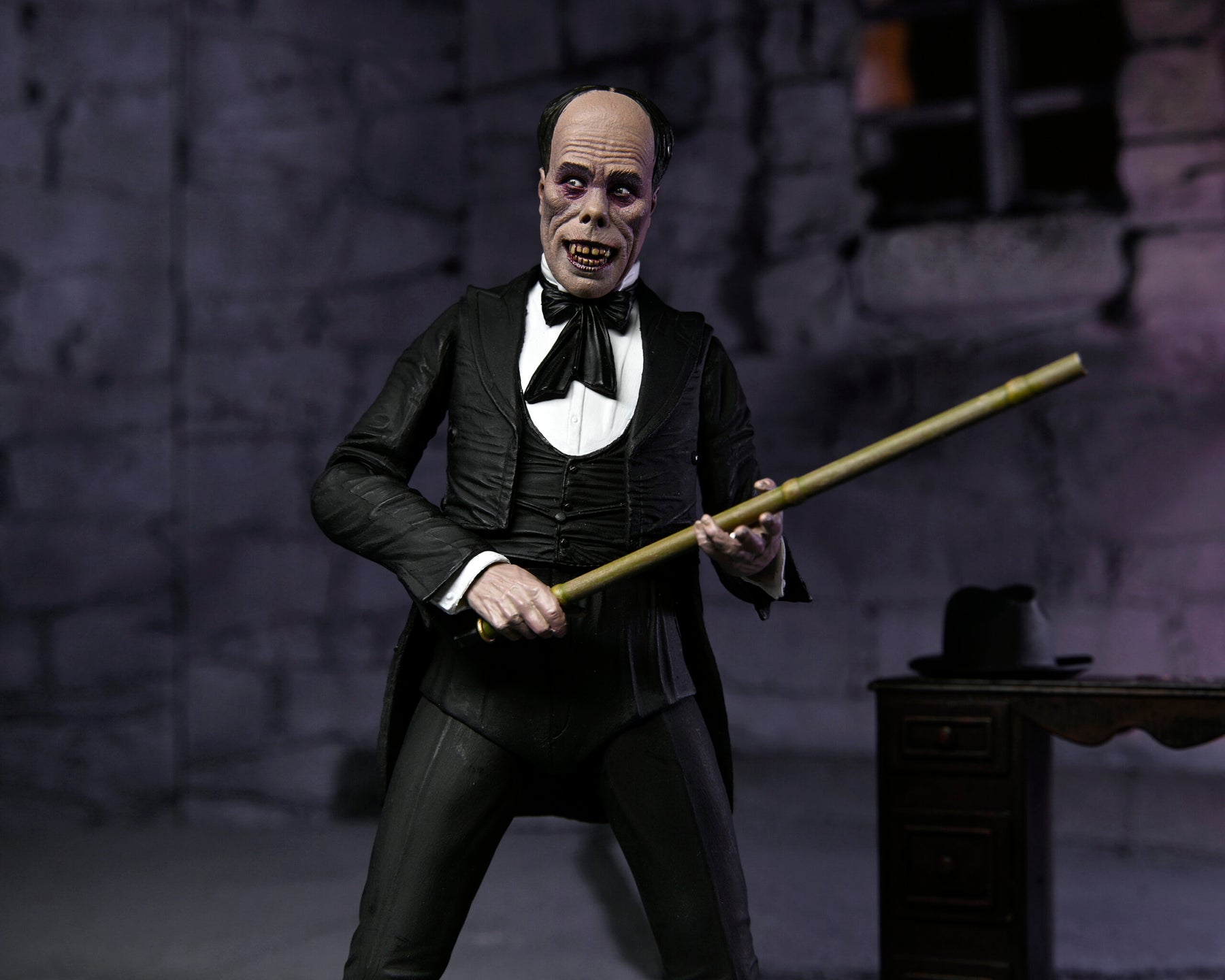 NECA - Universal Monsters - The Phantom of the Opera (1925) - Ultimate Phantom (Color) 7" Action Figure