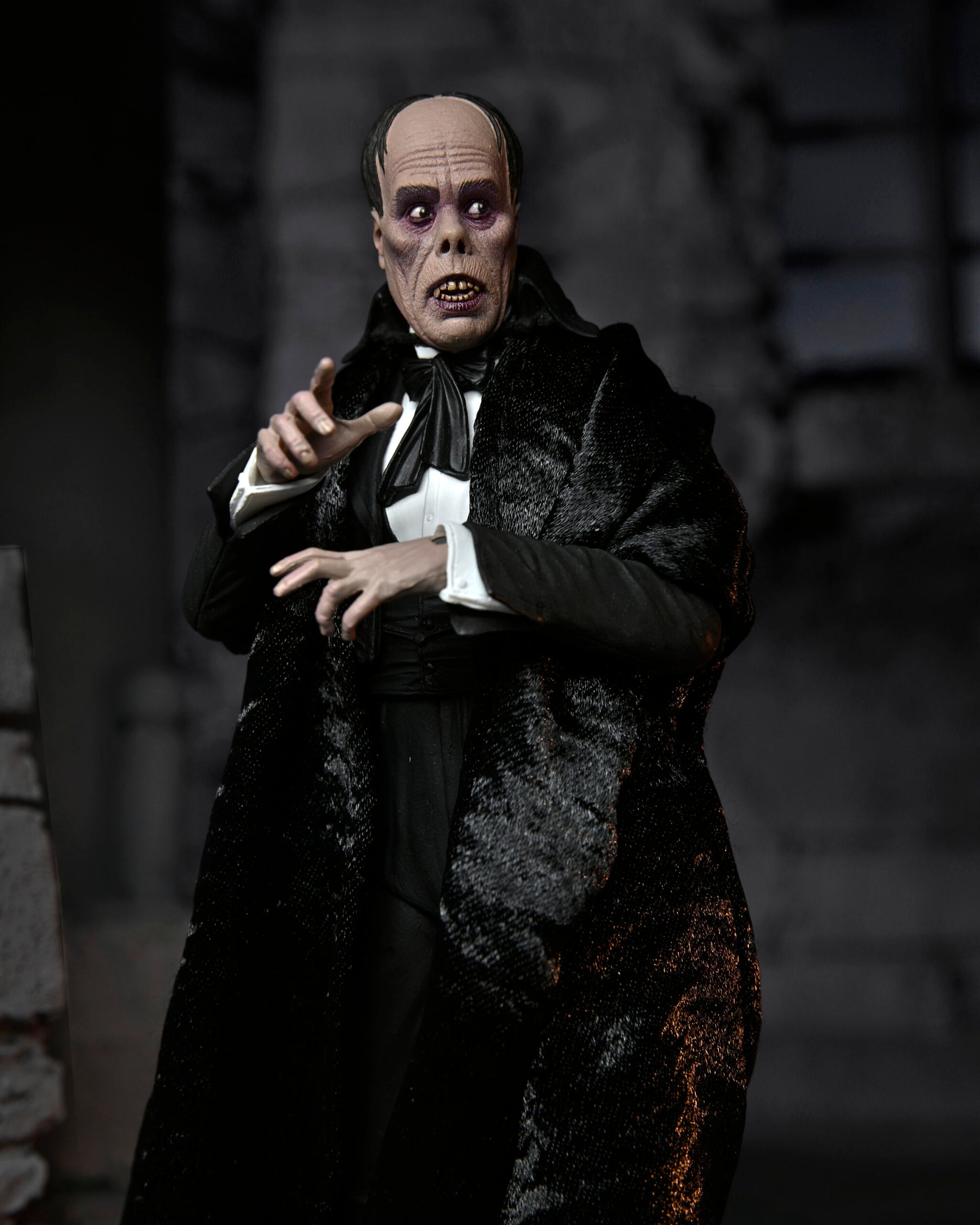 NECA - Universal Monsters - The Phantom of the Opera (1925) - Ultimate Phantom (Color) 7" Action Figure