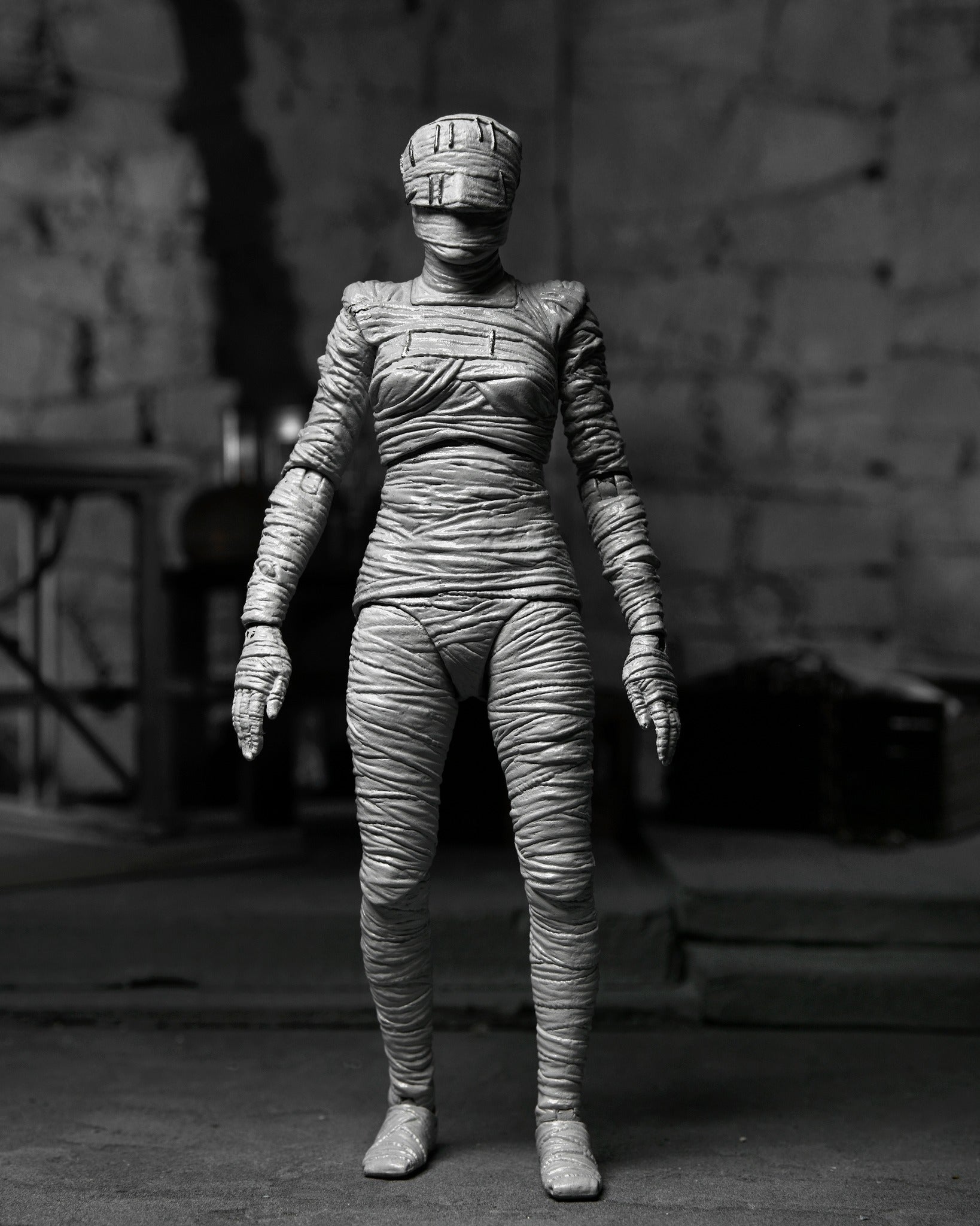 NECA - Universal Monsters Ultimate Bride of Frankenstein (B&W) 7” Action Figure