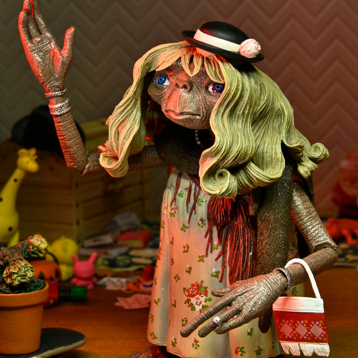 NECA E.T. 40th Anniversary Ultimate Dress Up E.T. 7