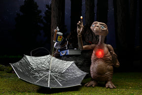 NECA - E.T. 40th Anniversary - Ultimate Deluxe E.T. with LED Chest 7" Action Figure