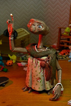 NECA - E.T. 40th Anniversary - Ultimate Dress Up E.T. 7" Action Figure