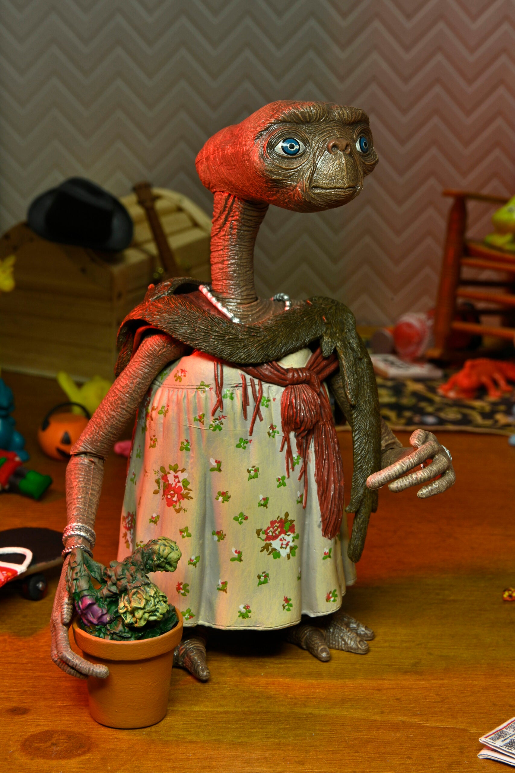 NECA - E.T. 40th Anniversary - Ultimate Dress Up E.T. 7