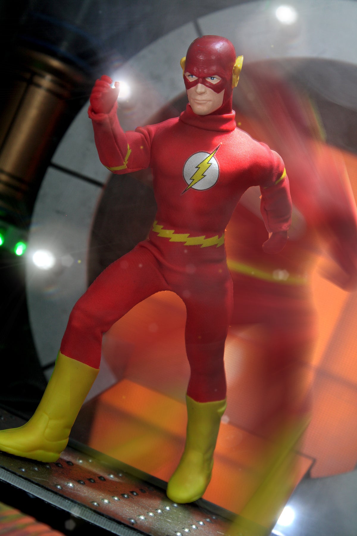 Mego Wave 16 - The Flash 50th Anniversary World's Greatest Superheroes (Classic Box) 8" Action Figure