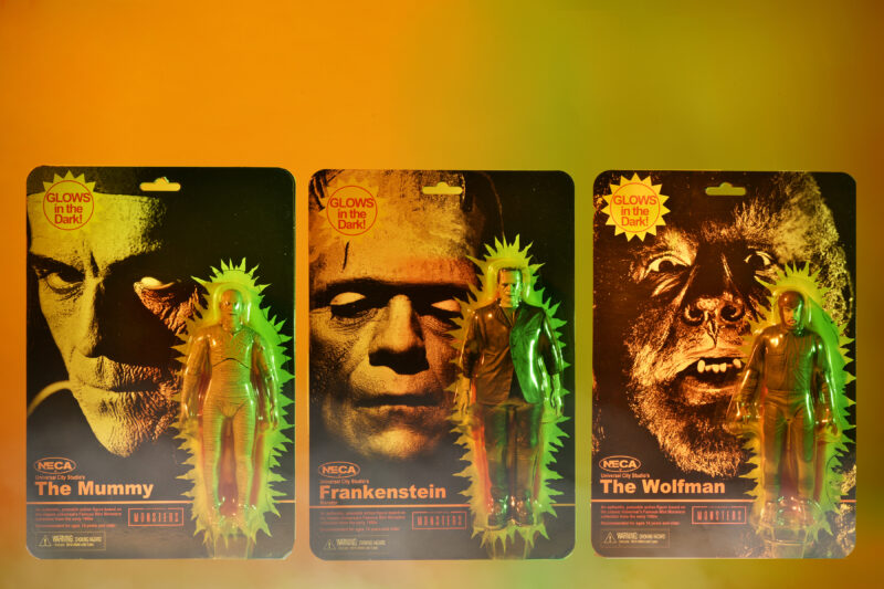 NECA - Universal Monsters - Retro Glow In The Dark Frankenstein's Monster 7" Action Figure