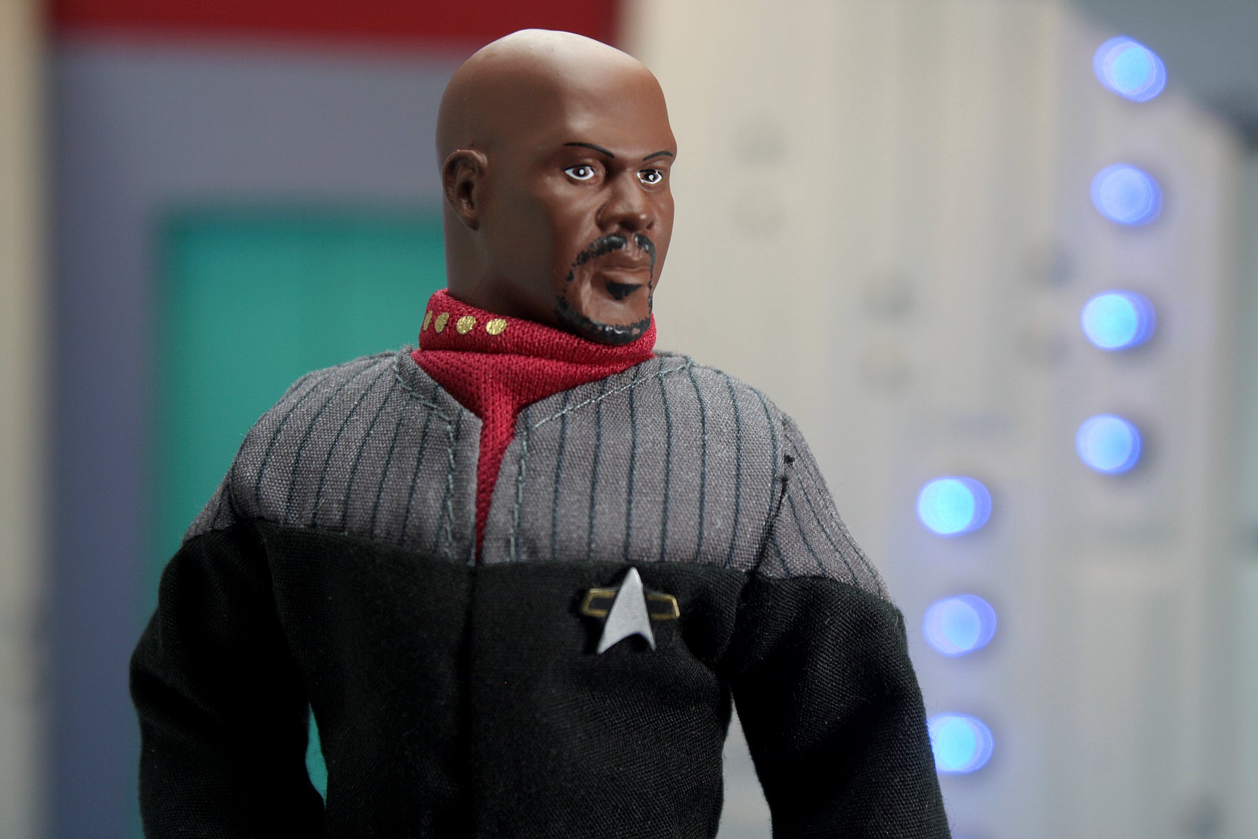 Mego Star Trek Wave 15 - Captain Sisko (Variant) 8" Action Figure